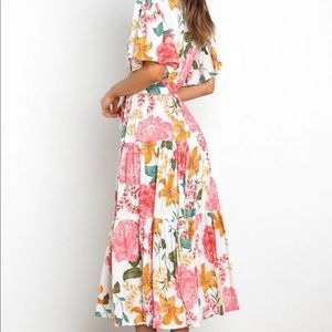 Floral wrap dress only worn once beautiful for spring or vacation